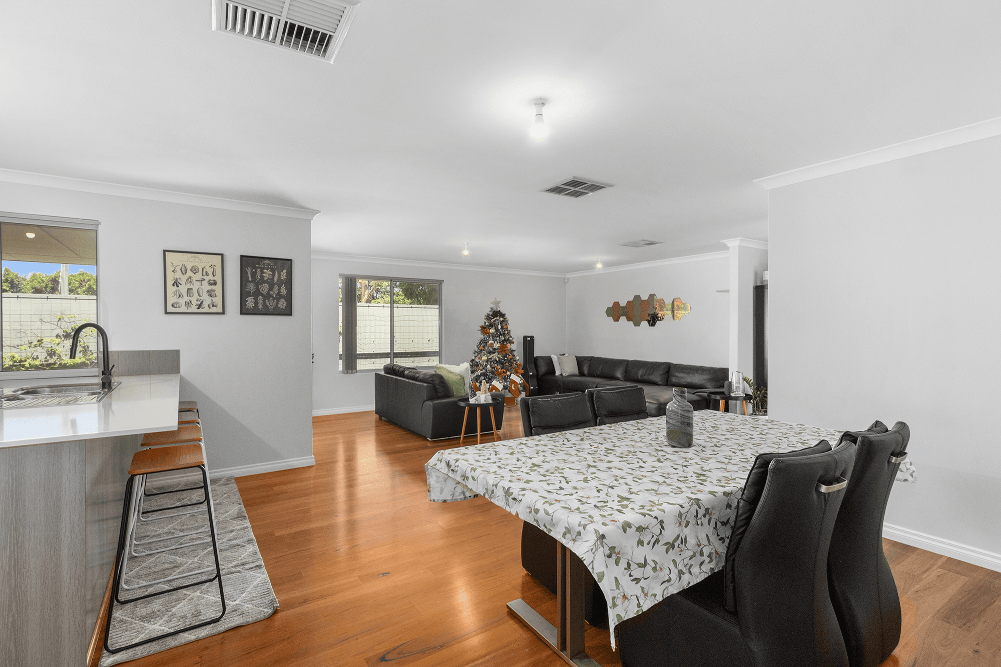 10 Bosbaan Place, CHAMPION LAKES, WA 6111