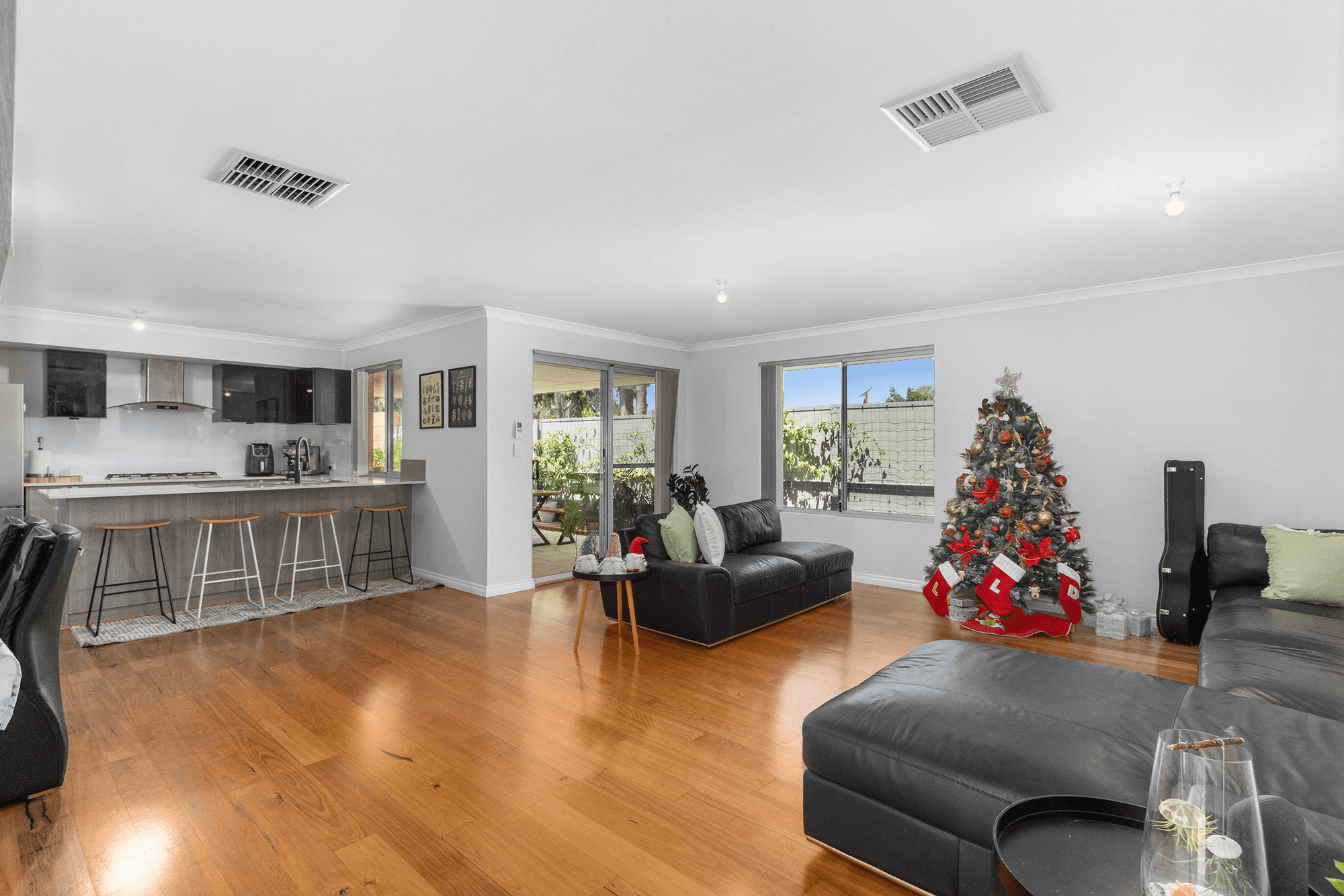 10 Bosbaan Place, CHAMPION LAKES, WA 6111