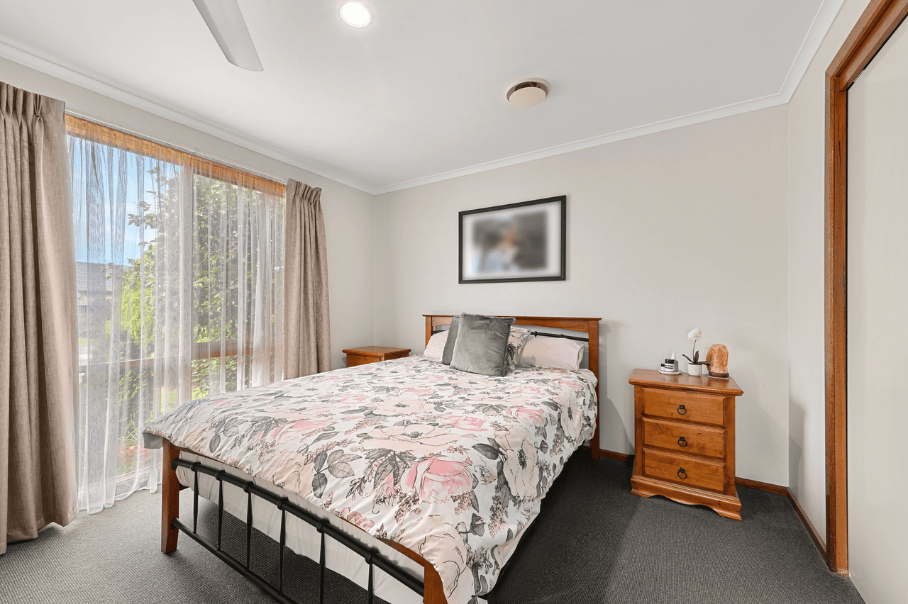 2 Caloola Court, ROWVILLE, VIC 3178