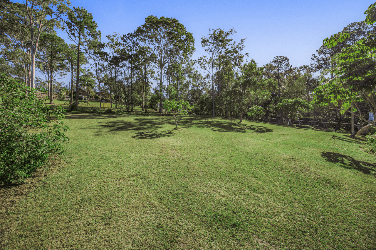 11 Connemara Road, GAVEN, QLD 4211