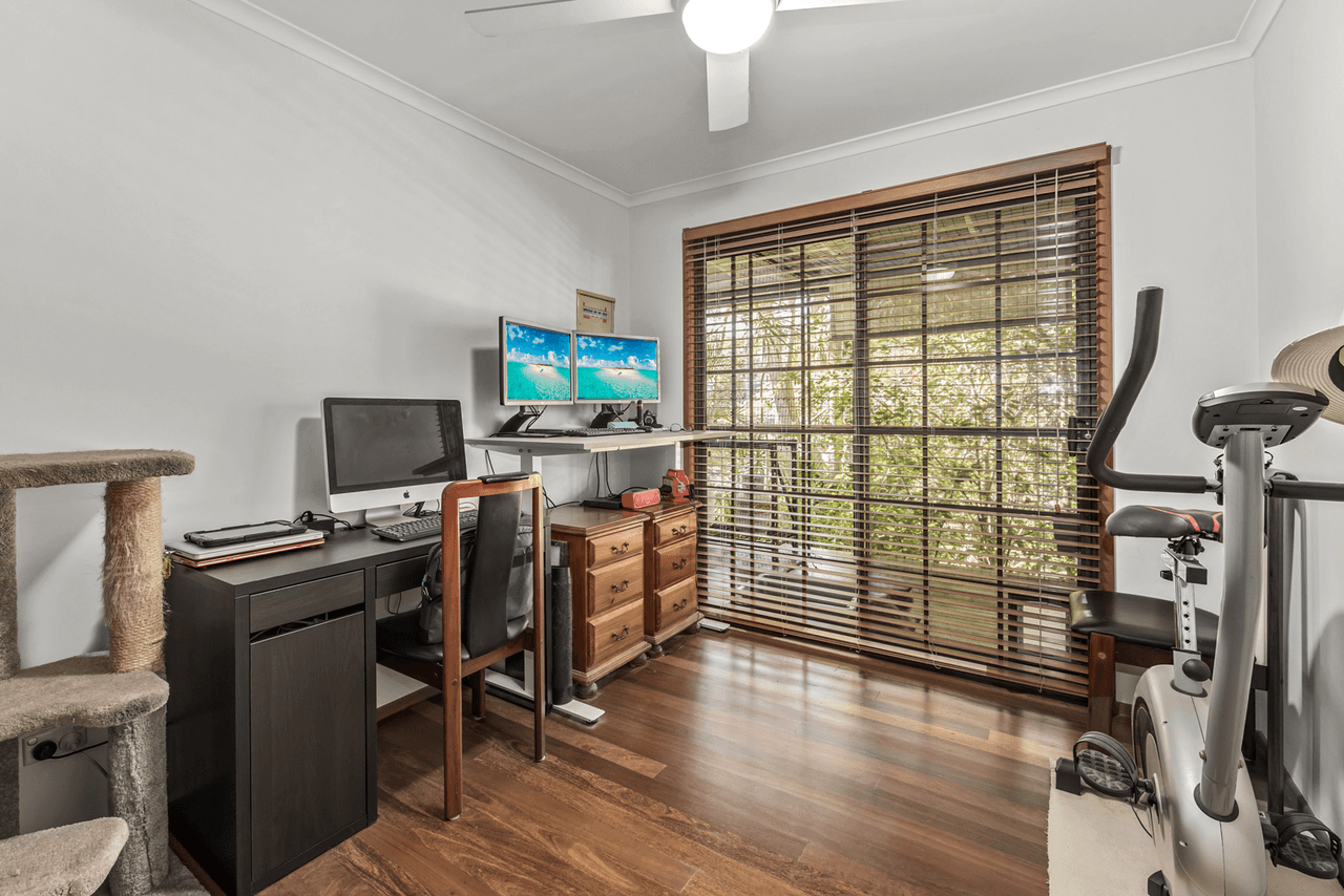 11 Connemara Road, GAVEN, QLD 4211