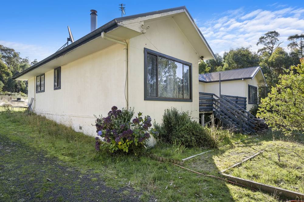 477 Linton Carngham Road, Snake Valley, VIC 3351