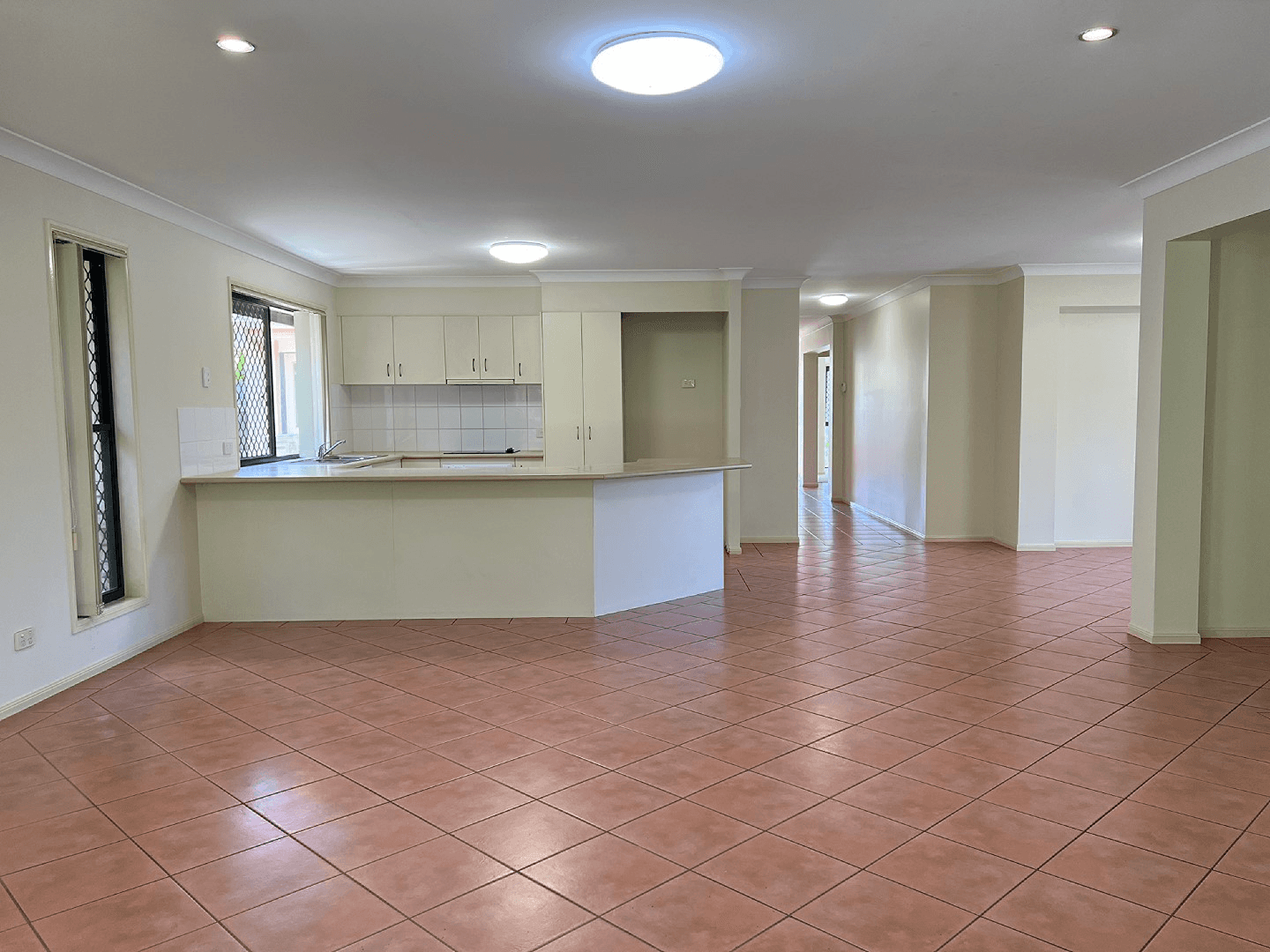 4 Paton Cres, Forest Lake, QLD 4078