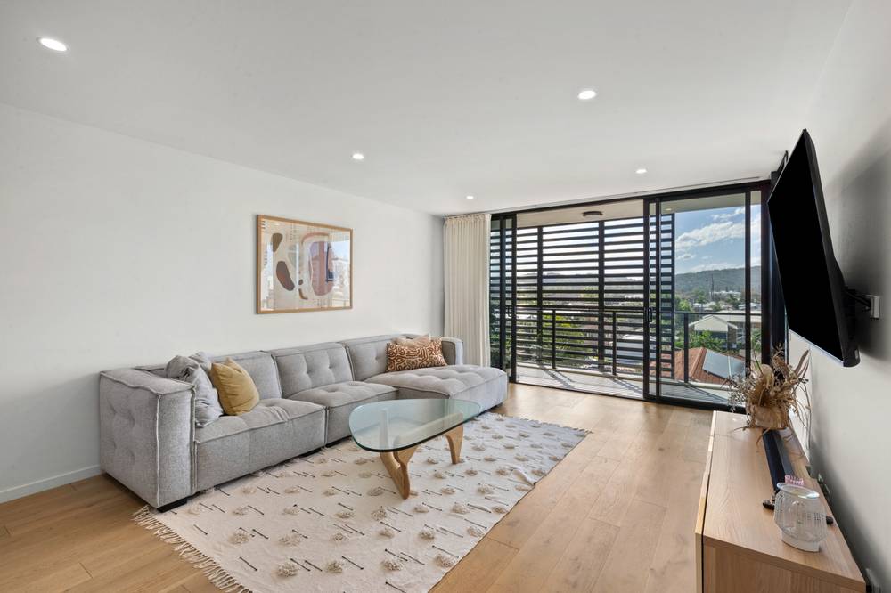 302/3-7 Twenty Fourth Avenue, PALM BEACH, QLD 4221