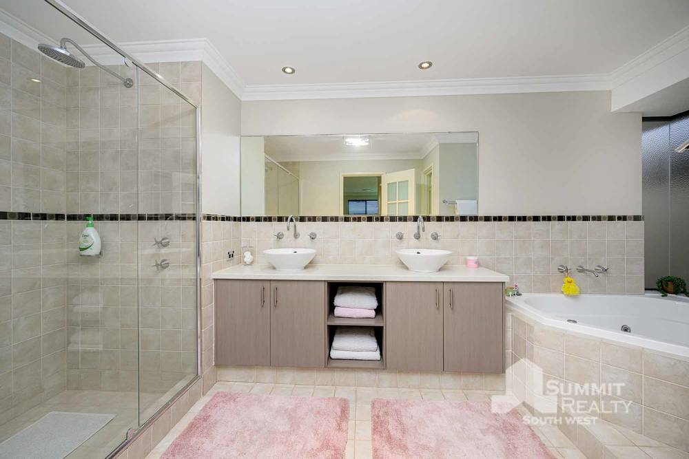 3 Zedor Way, Dalyellup, WA 6230