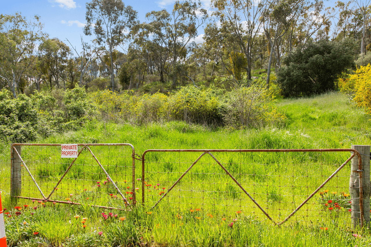 1 Warenda Road, CLARE, SA 5453