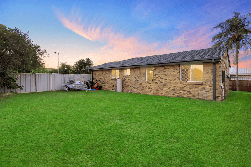 23 Geaney Boulevard, CRESTMEAD, QLD 4132