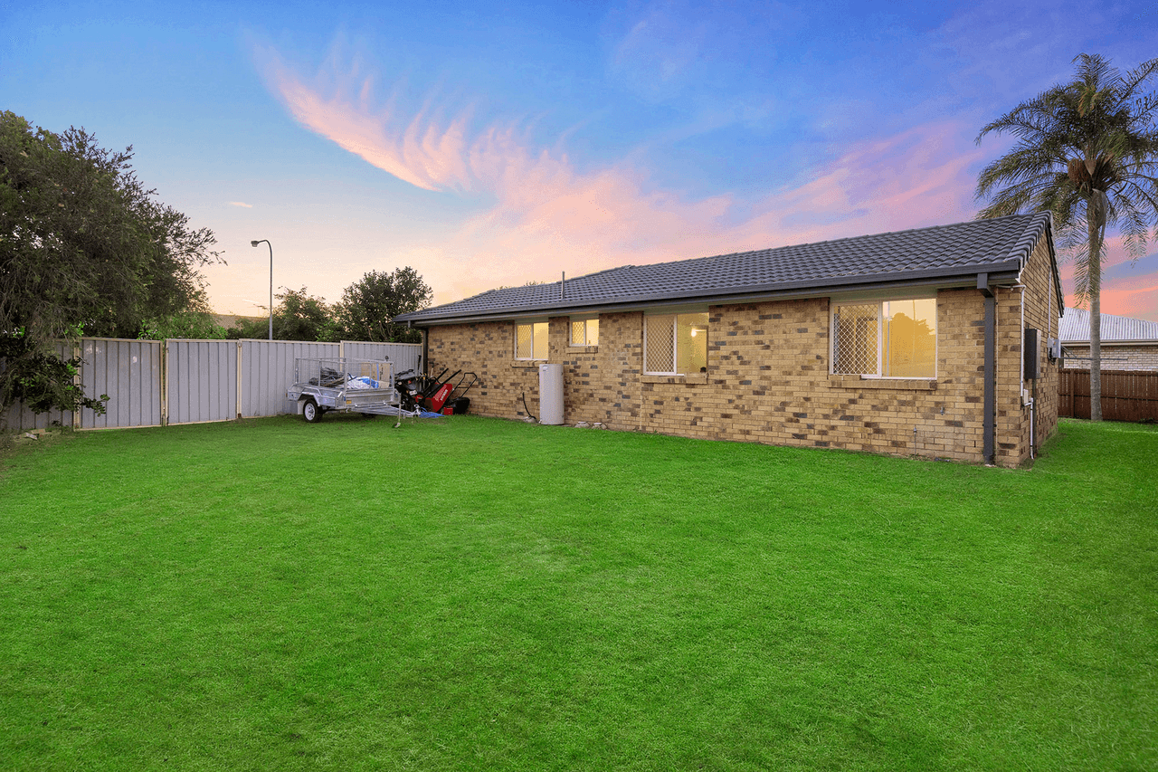 23 Geaney Boulevard, CRESTMEAD, QLD 4132