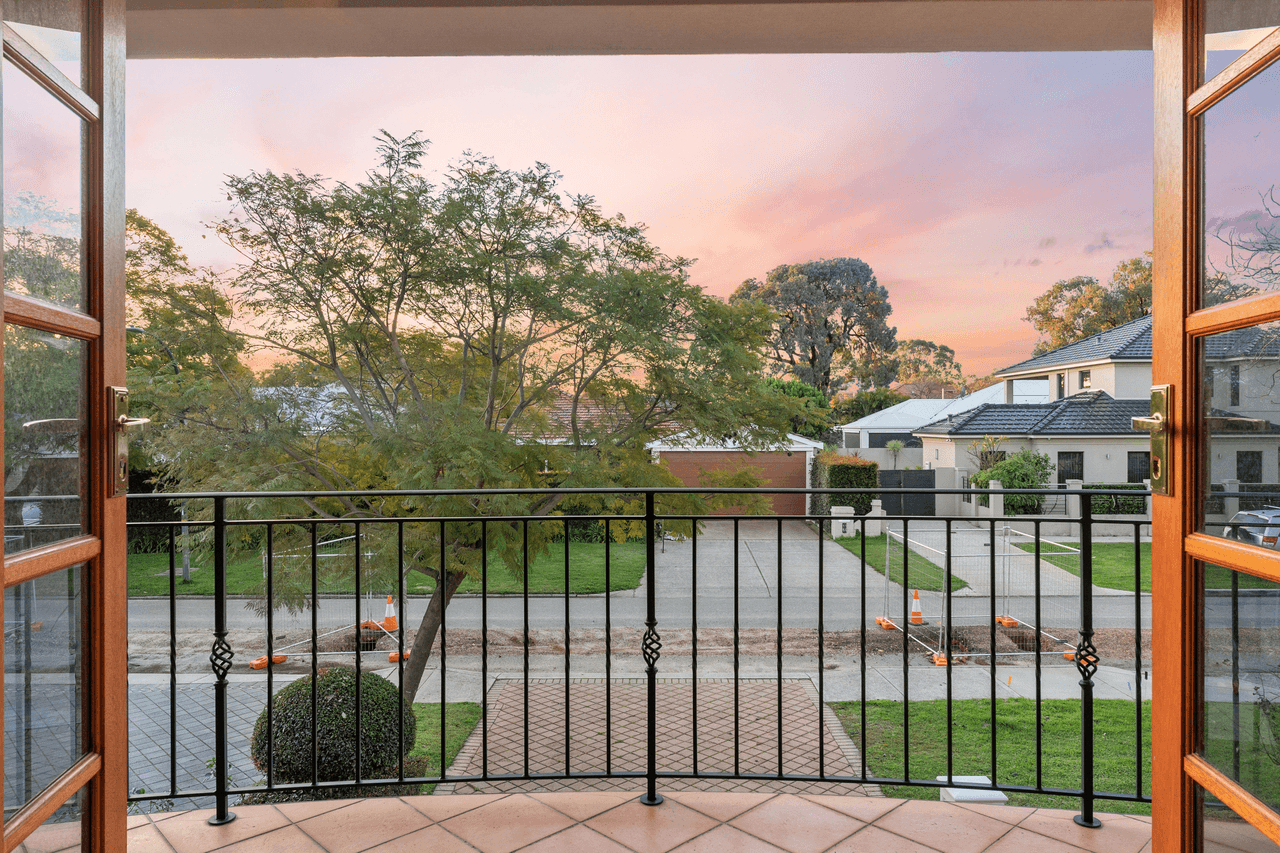 15 Macrae Road, APPLECROSS, WA 6153