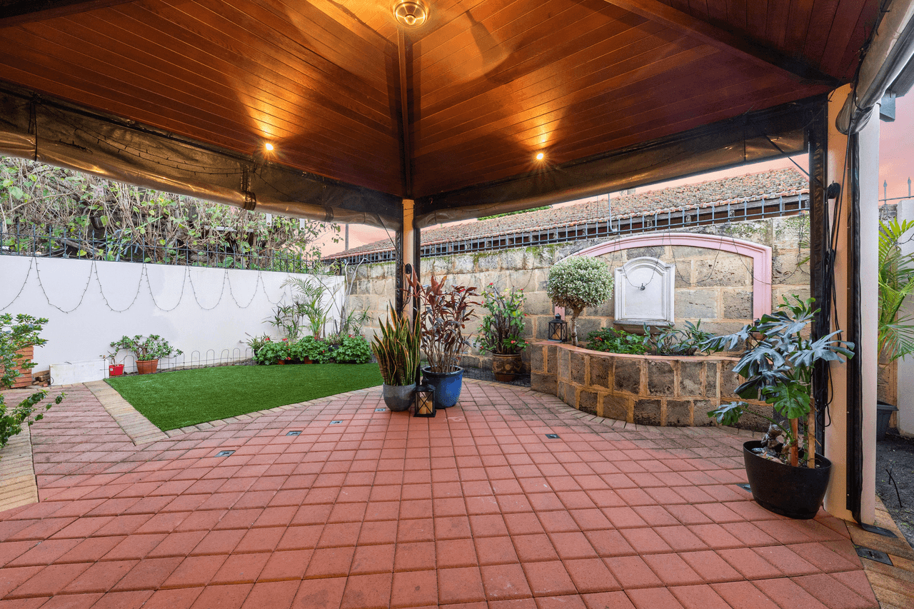 15 Macrae Road, APPLECROSS, WA 6153