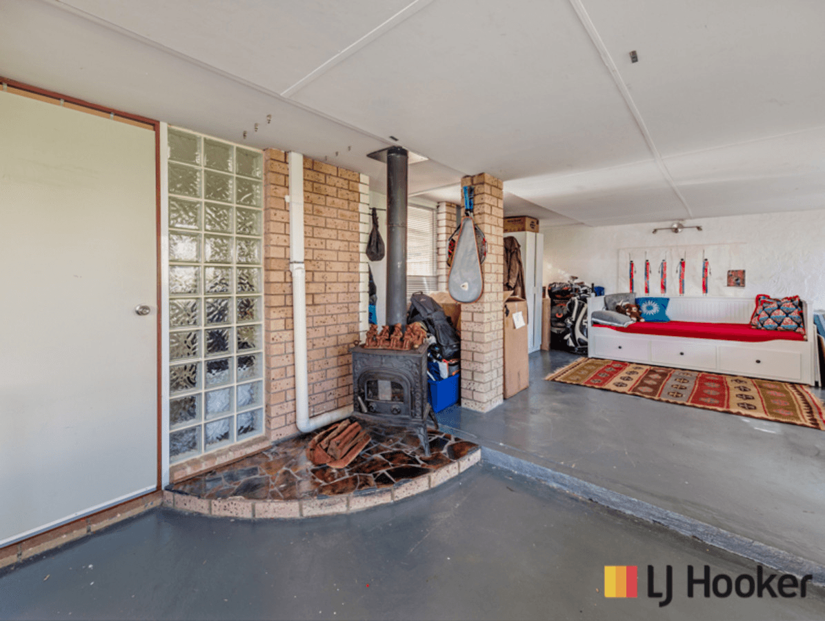 85 Moorpark Avenue, YANCHEP, WA 6035