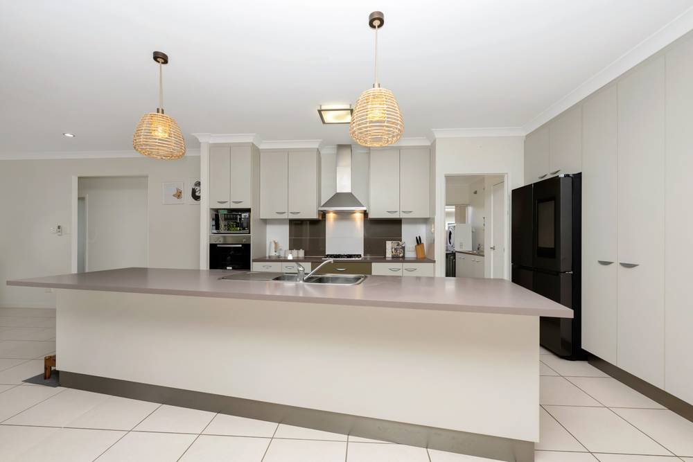 11 Woongaroo Avenue, BOHLE PLAINS, QLD 4817