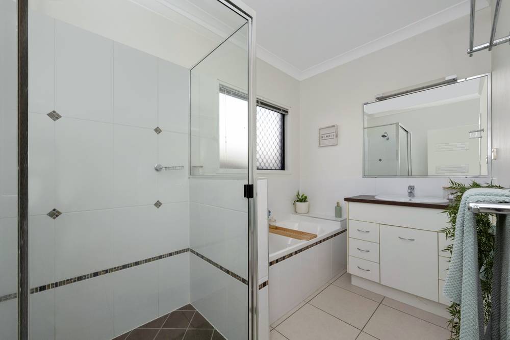 11 Woongaroo Avenue, BOHLE PLAINS, QLD 4817