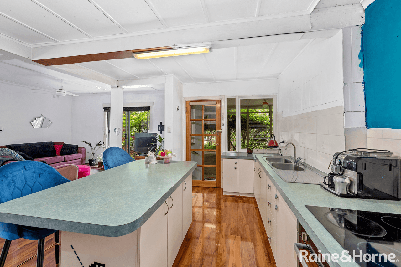 16 Ivanhoe Av, ST ALBANS, VIC 3021