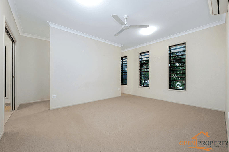 85 Sanctum Bvd, Mount Low, QLD 4818