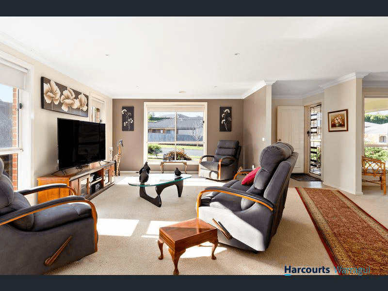 18 Mcmillan Drive, WARRAGUL, VIC 3820