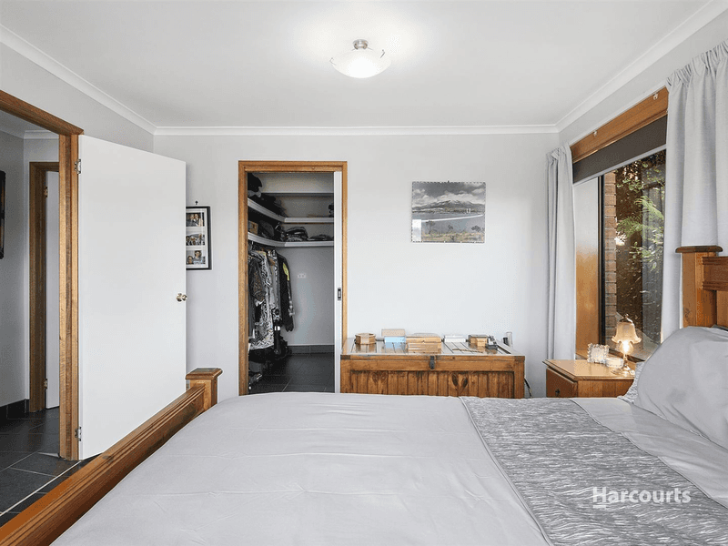 48 Karoola Road, Lindisfarne, TAS 7015