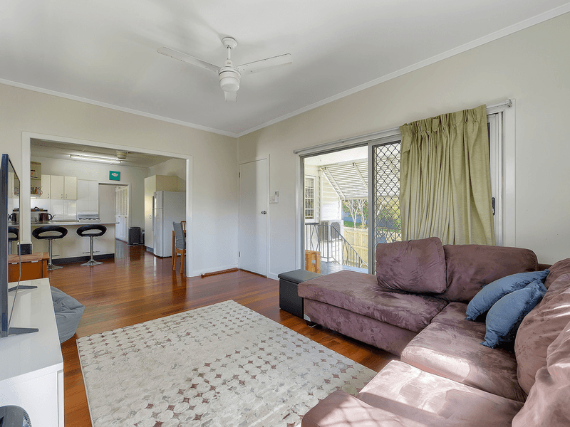 228 Kitchener Road, STAFFORD HEIGHTS, QLD 4053