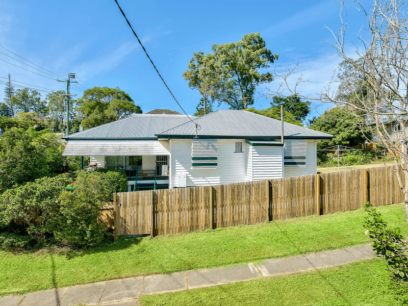 228 Kitchener Road, STAFFORD HEIGHTS, QLD 4053