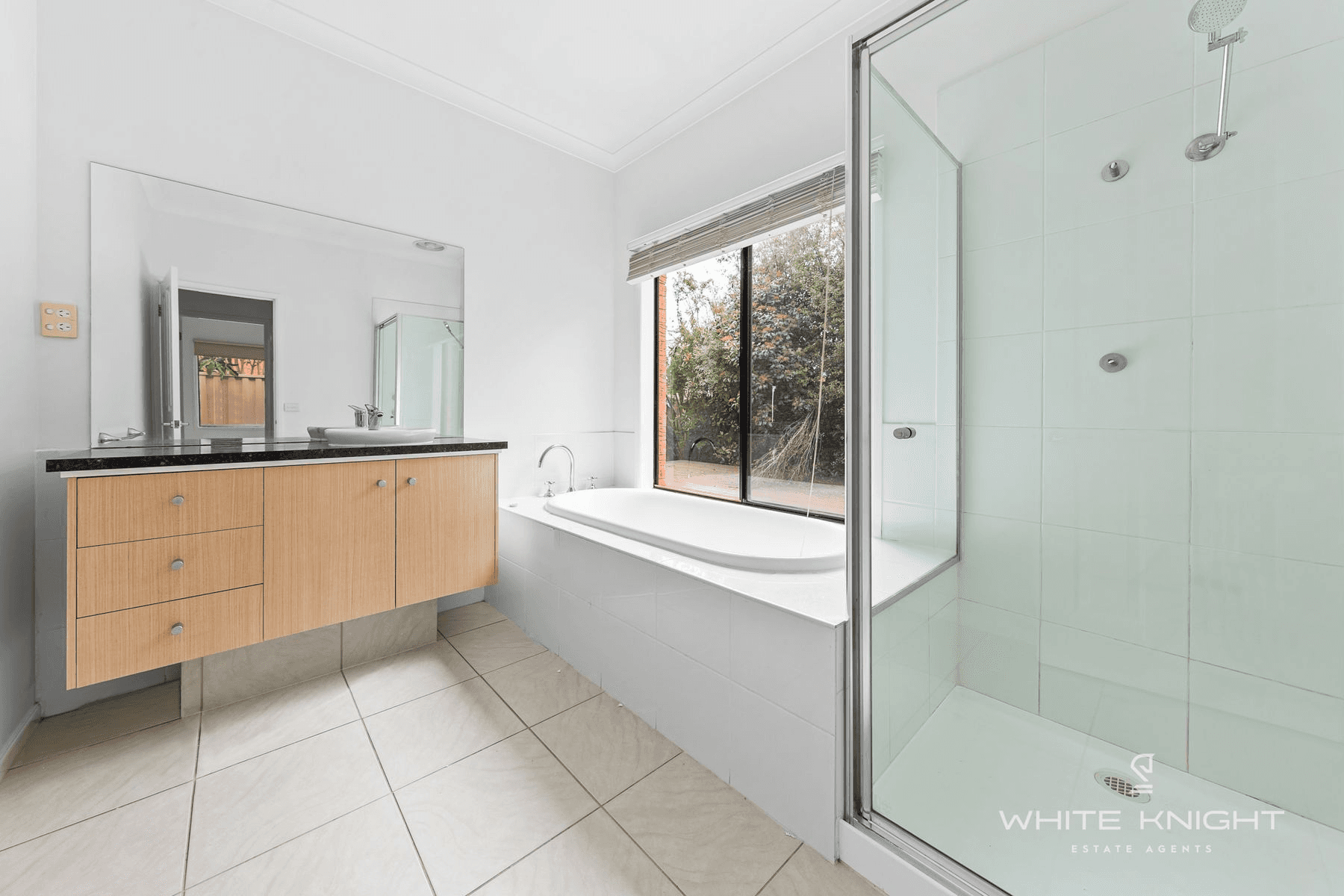 27 Kooyong Way, CAROLINE SPRINGS, VIC 3023