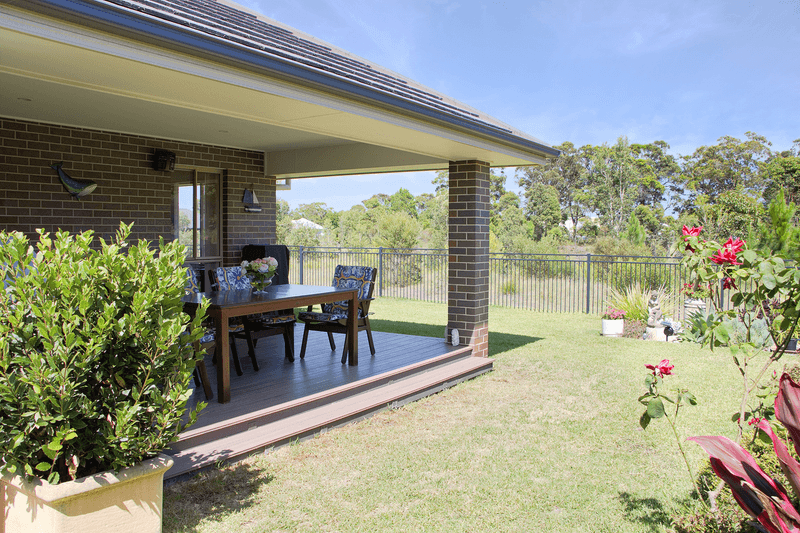 25 Leeward Circuit, Tea Gardens, NSW 2324