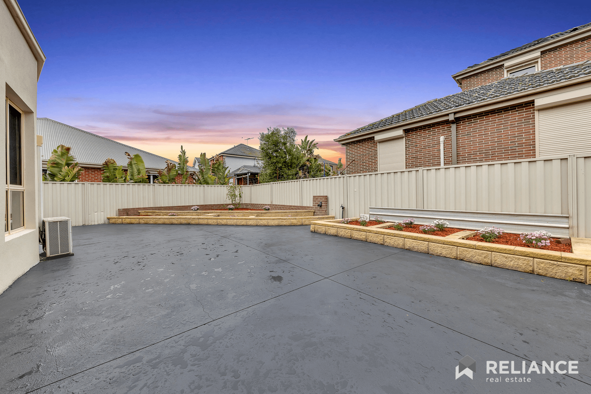 2 Lake Logan Way, Caroline Springs, VIC 3023