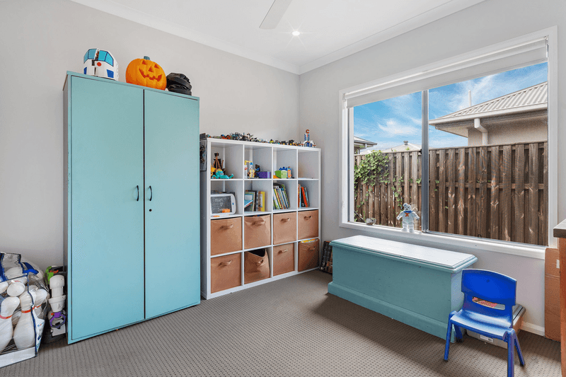 6 Belconnen Drive, PIMPAMA, QLD 4209