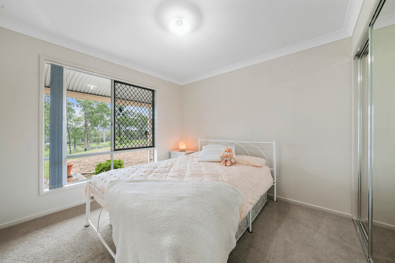 37 Essex Court, MOUNT HALLEN, QLD 4312