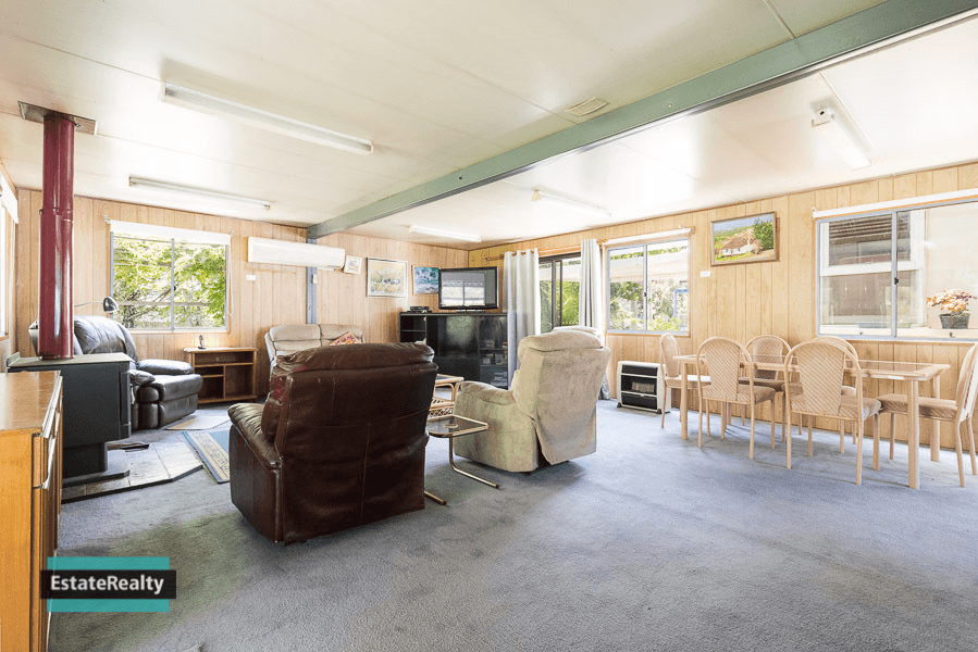 15 Foxlow St, Captains Flat, NSW 2623