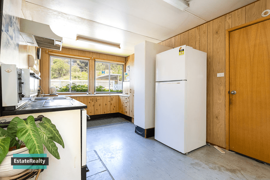 15 Foxlow St, Captains Flat, NSW 2623