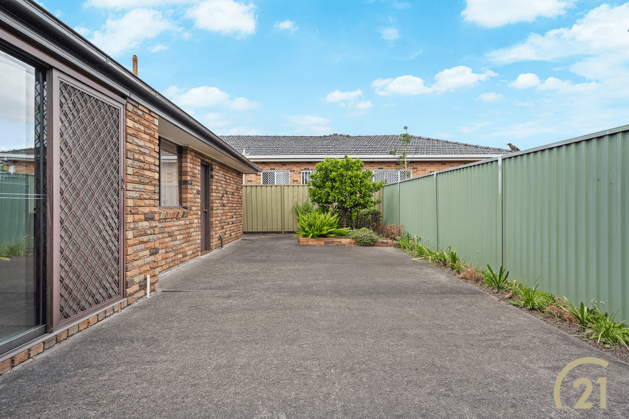 8 Brunswick Crescent, St Johns Park, NSW 2176