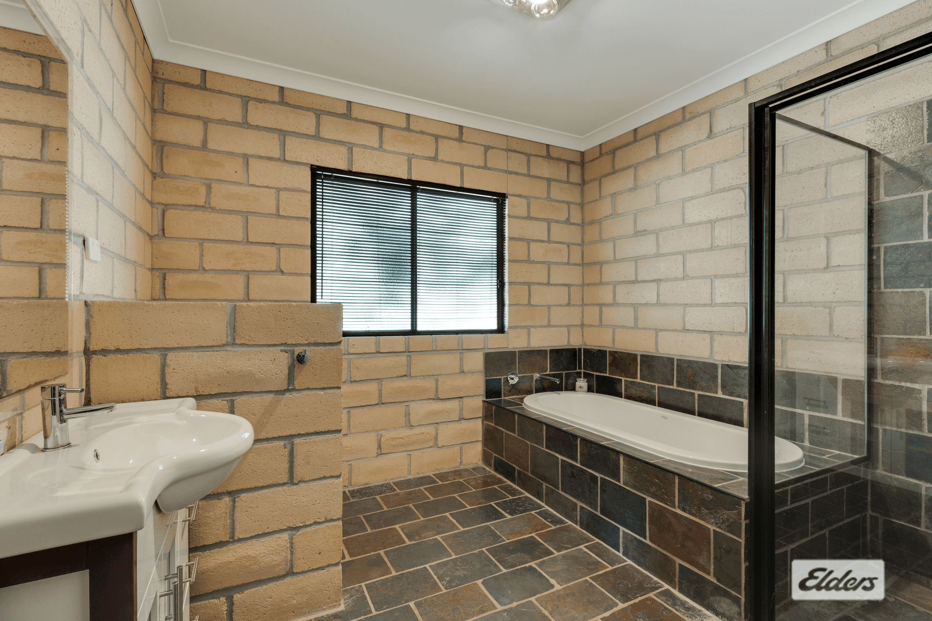 169 Hoddle Street, Howlong, NSW 2643