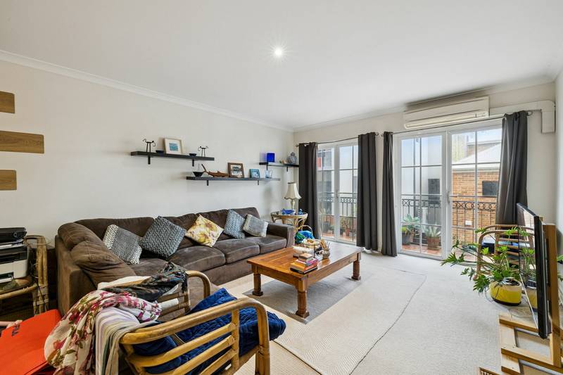 Unit 2/2 Henry Lawson Walk, East Perth, WA 6004