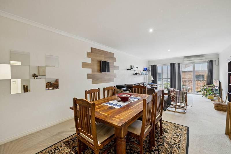 Unit 2/2 Henry Lawson Walk, East Perth, WA 6004