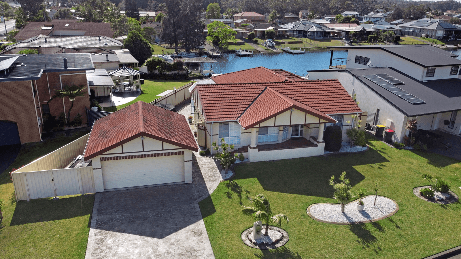 25 Teal Place, Sussex Inlet, NSW 2540