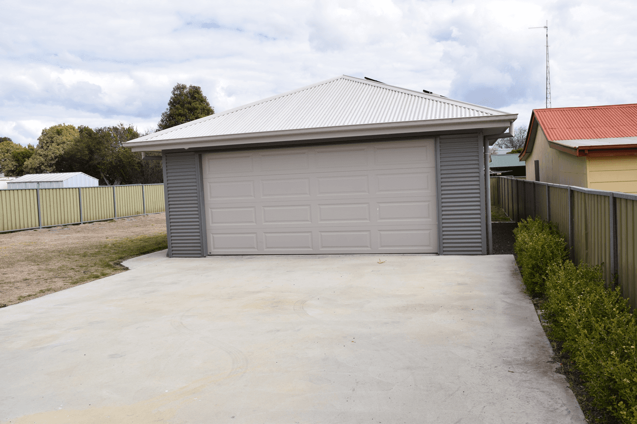 42 Prisk Street, GUYRA, NSW 2365