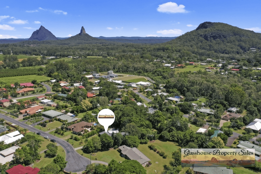 14  Ridgemount Place, Glass House Mountains, QLD 4518