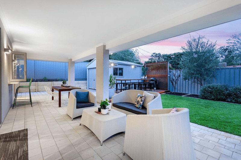 9 Paris Way, Karrinyup, WA 6018