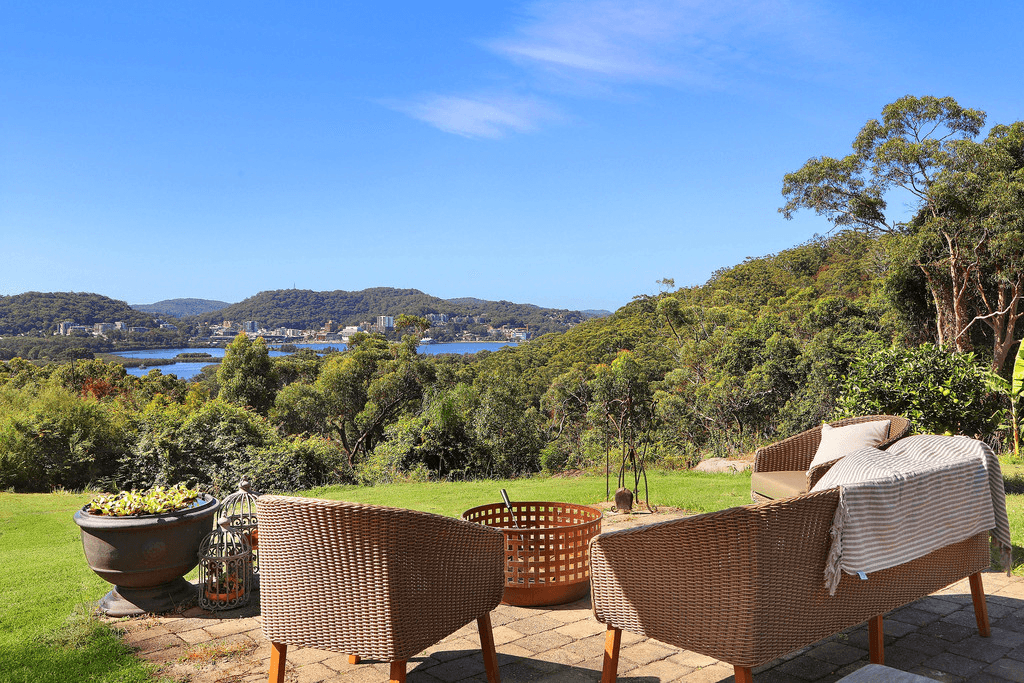 32 Sunnyside Avenue, POINT CLARE, NSW 2250