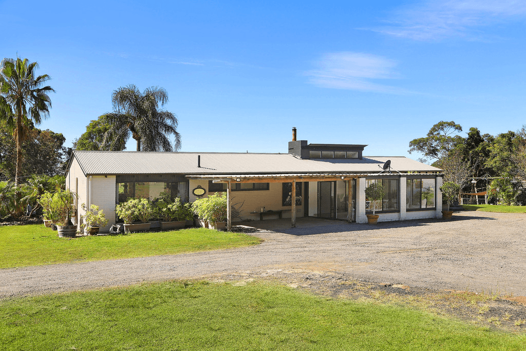 32 Sunnyside Avenue, POINT CLARE, NSW 2250