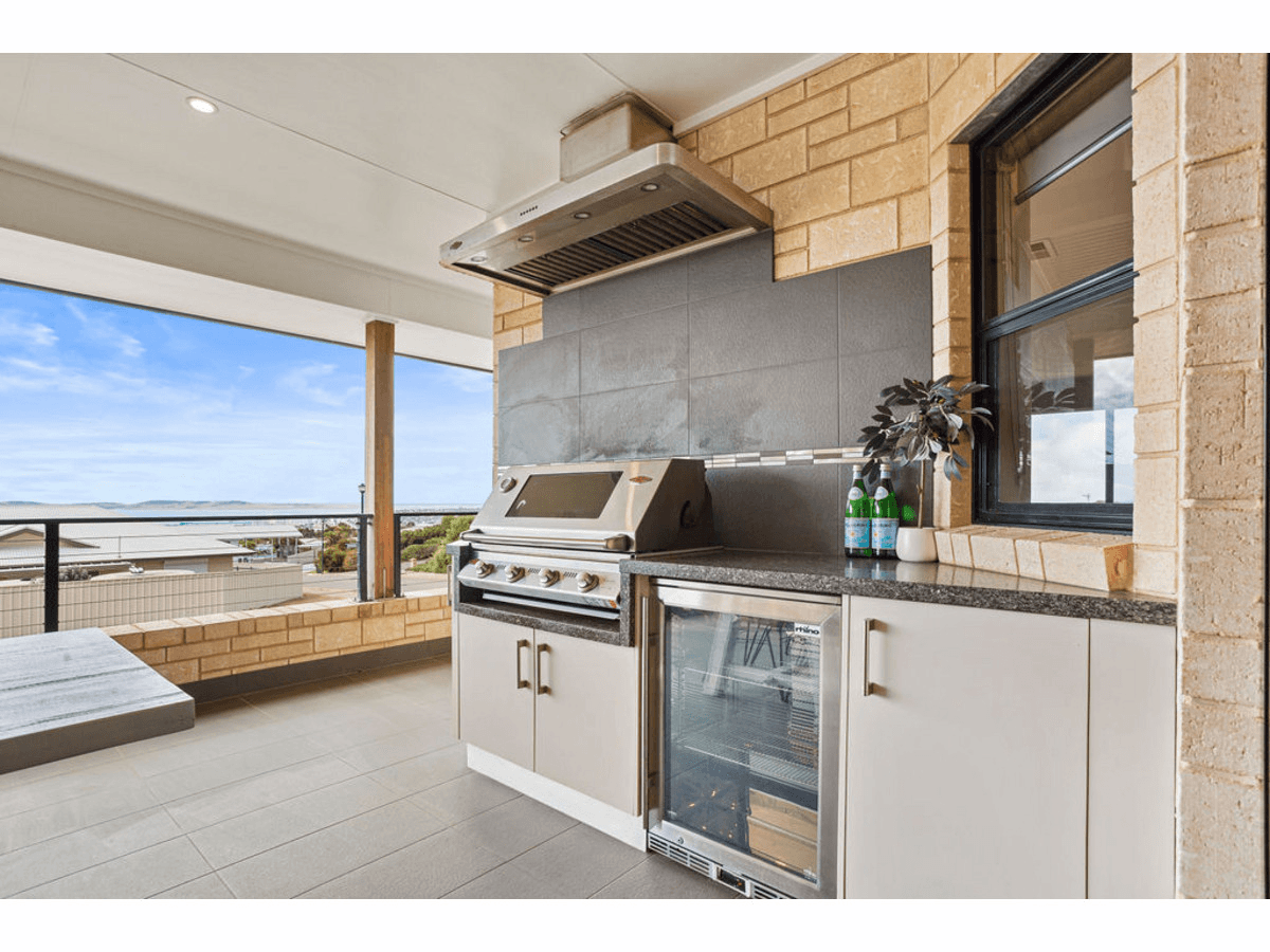 1 Orabanda Drive, PORT LINCOLN, SA 5606