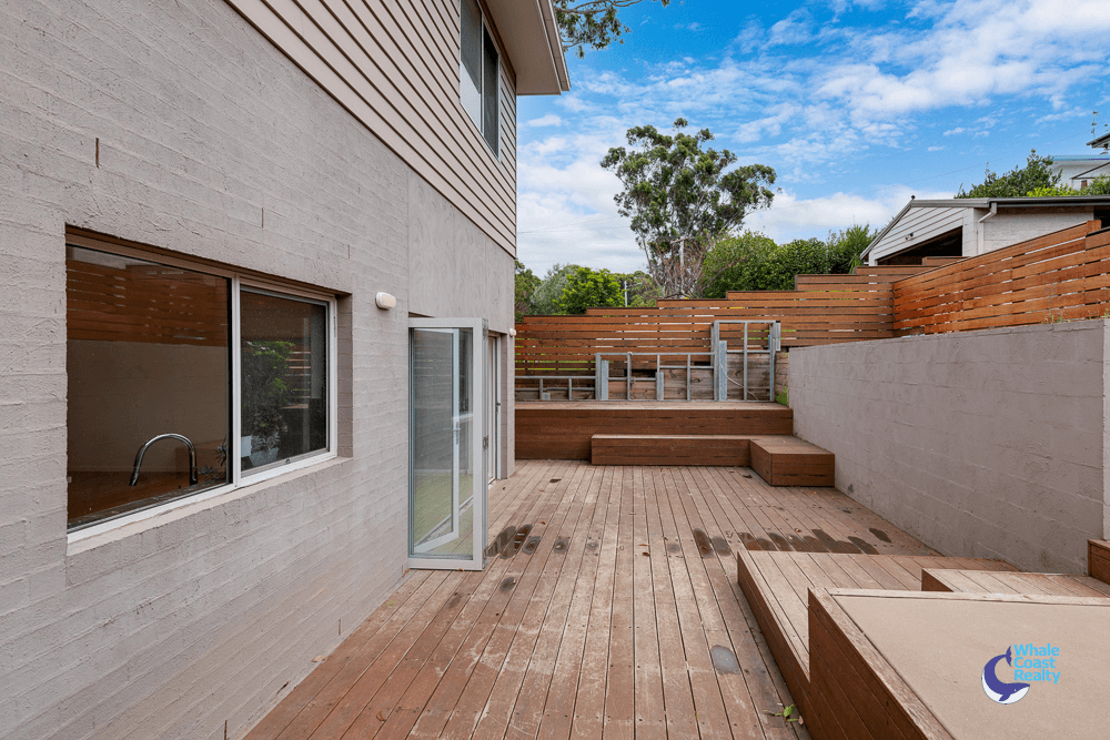 12 Collins Crescent, NAROOMA, NSW 2546