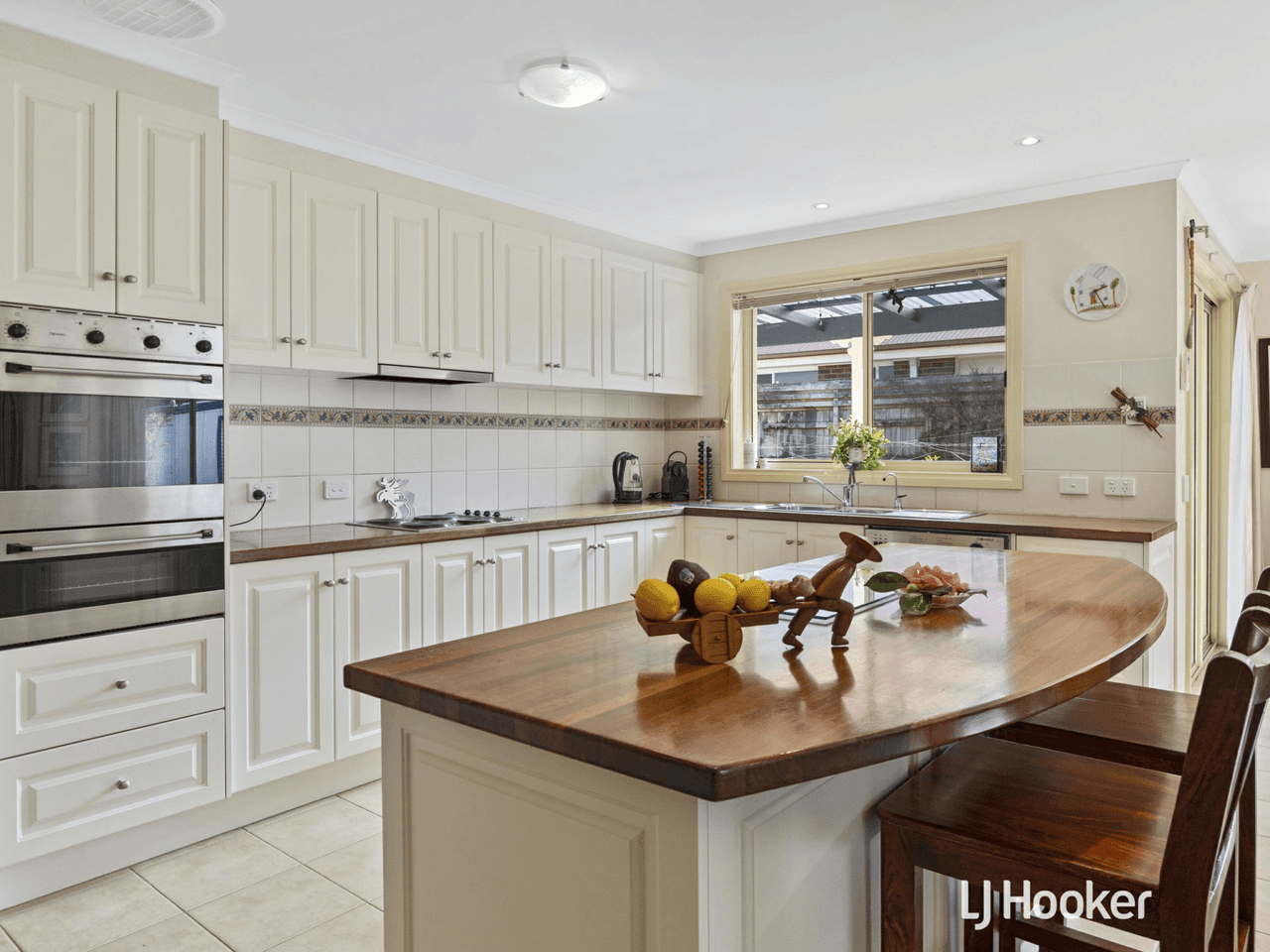 22 Woodland Heath Drive, INVERLOCH, VIC 3996