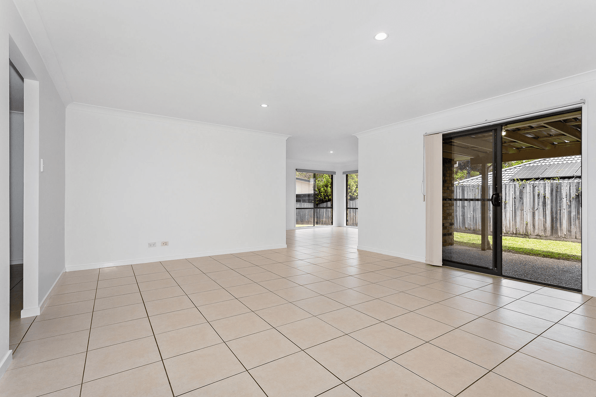 8 Elaine Place, BIRKDALE, QLD 4159