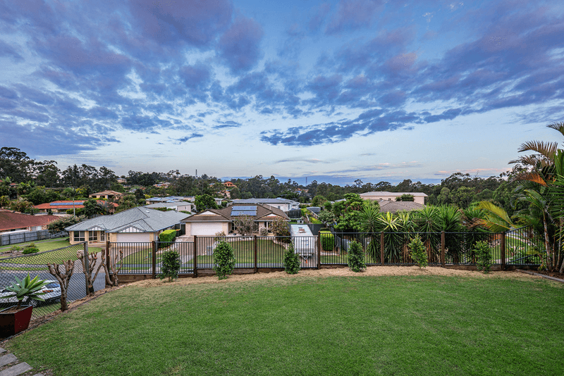 3 Valencia Court, EATONS HILL, QLD 4037