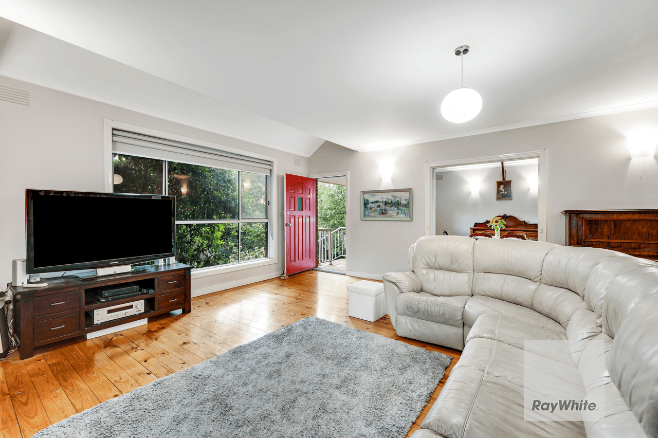 42 Clarke Drive, GLADSTONE PARK, VIC 3043