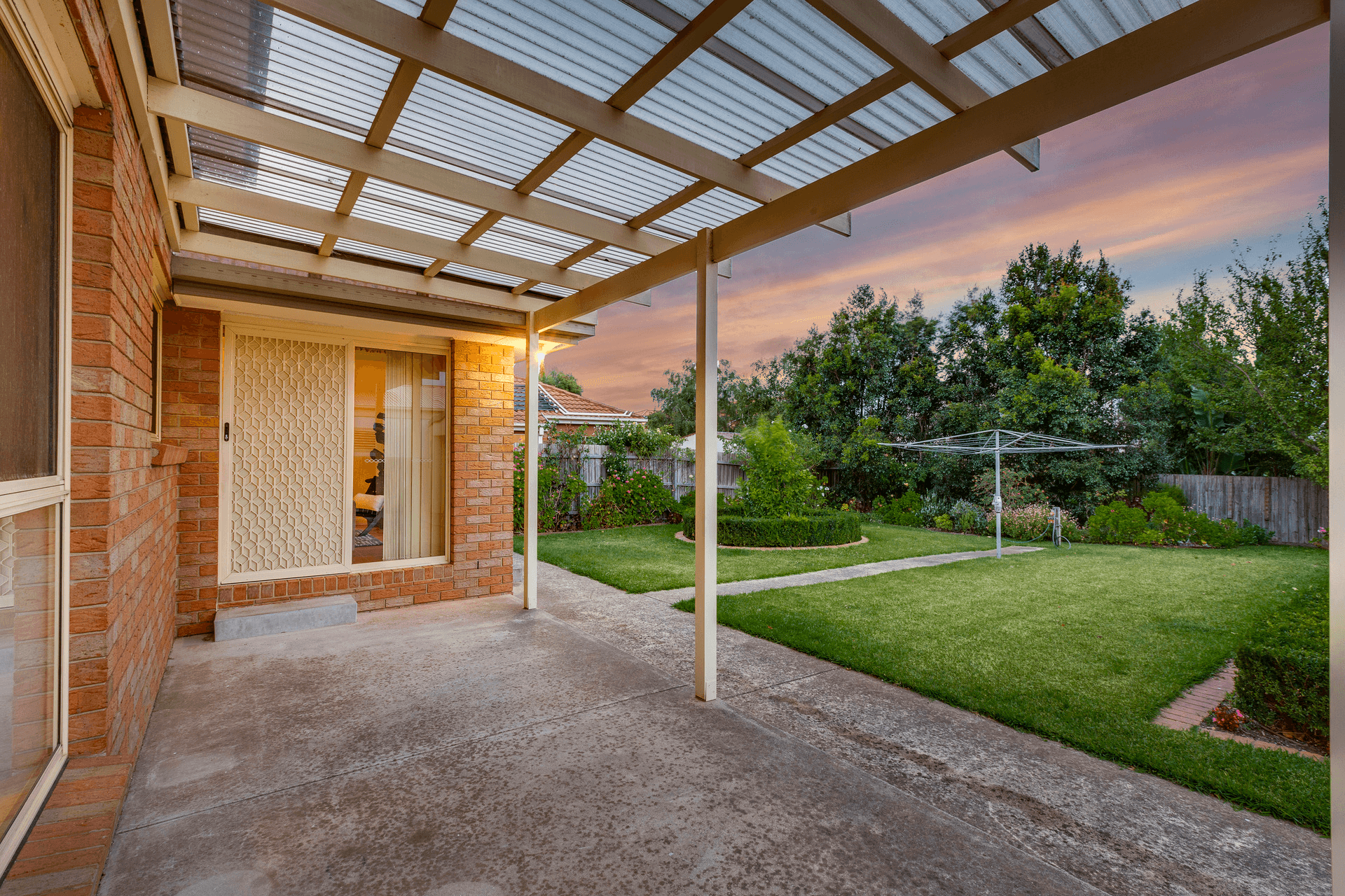 8 Park Road, Hillside, VIC 3037