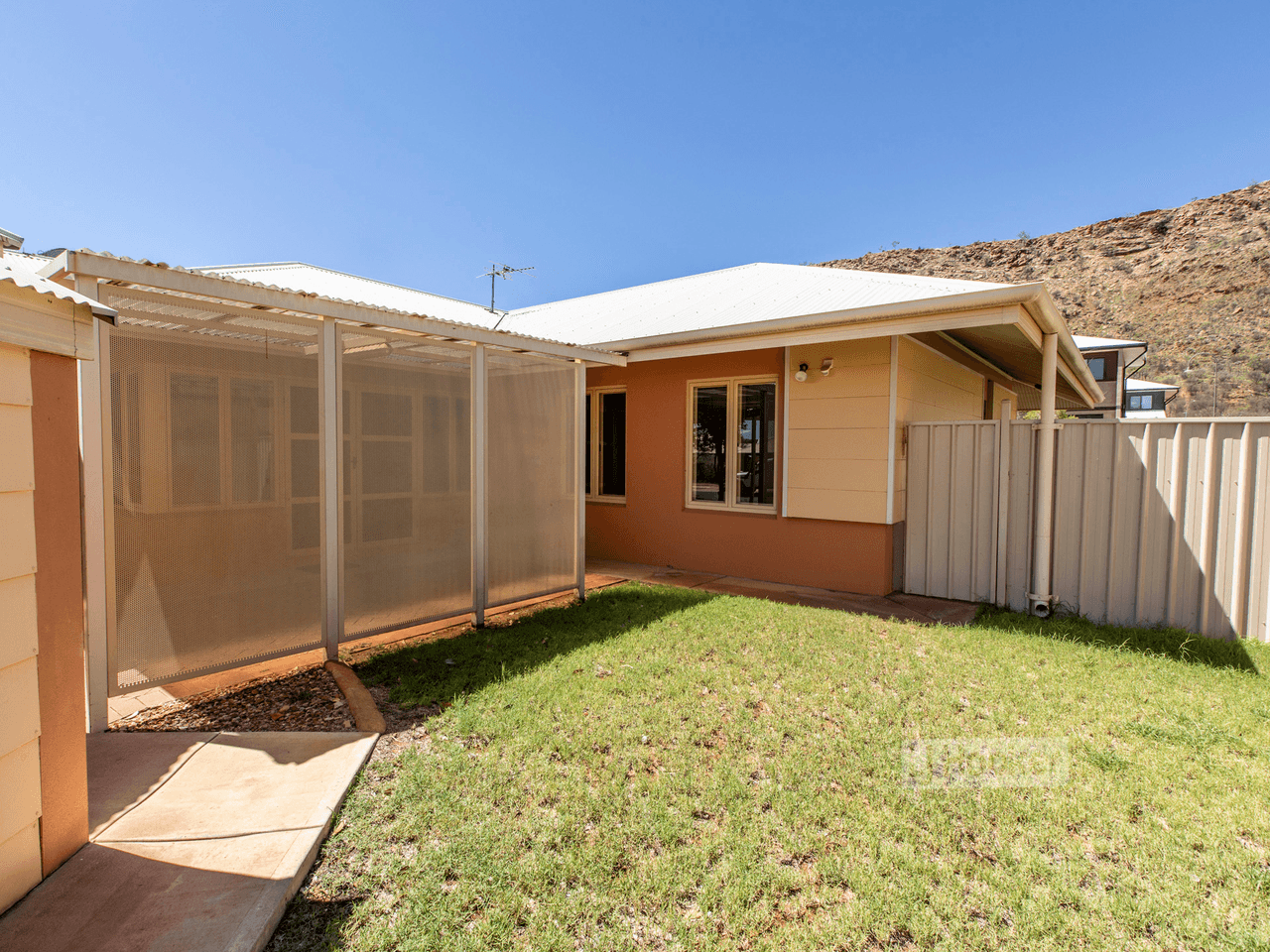 14 Clough Place, MOUNT JOHNS, NT 0874