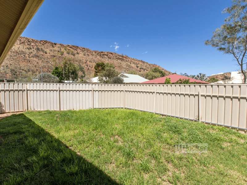 14 Clough Place, MOUNT JOHNS, NT 0874