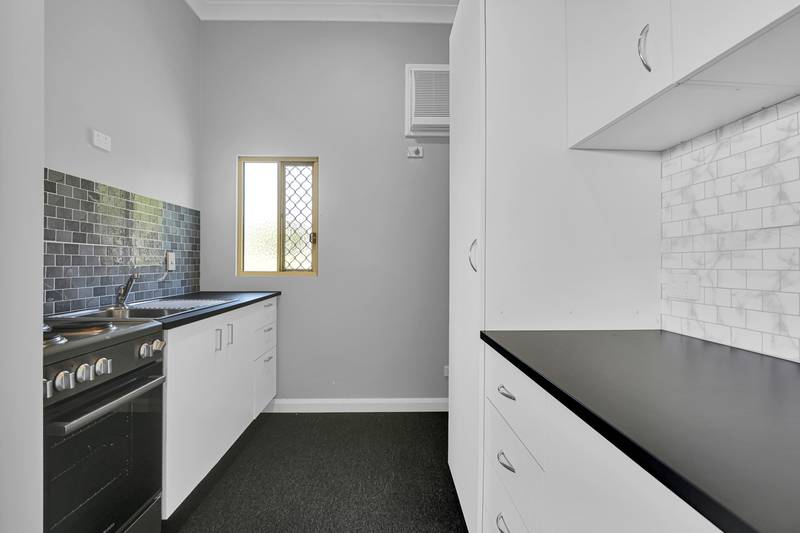 8 Sovereign Way, SAMFORD VALLEY, QLD 4520